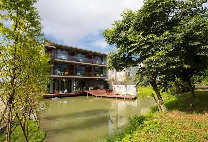 پانسیون God Island Bed And Breakfast