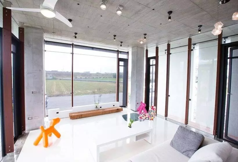 پانسیون God Island Bed And Breakfast