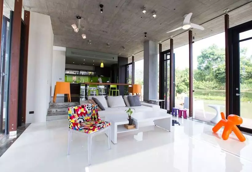 پانسیون God Island Bed And Breakfast