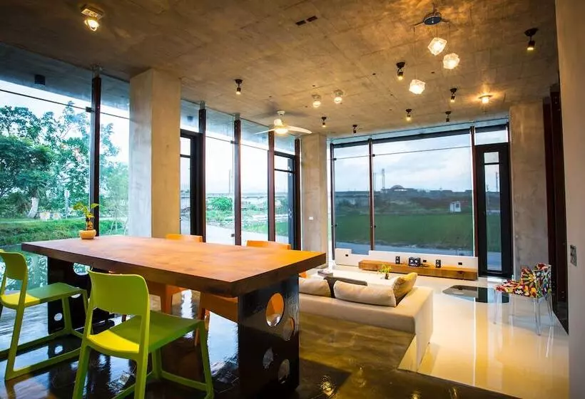 پانسیون God Island Bed And Breakfast