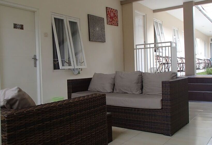 پانسیون Shakila Guest House