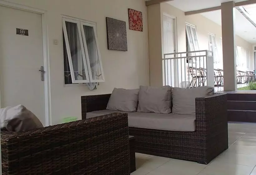 Pensió Shakila Guest House