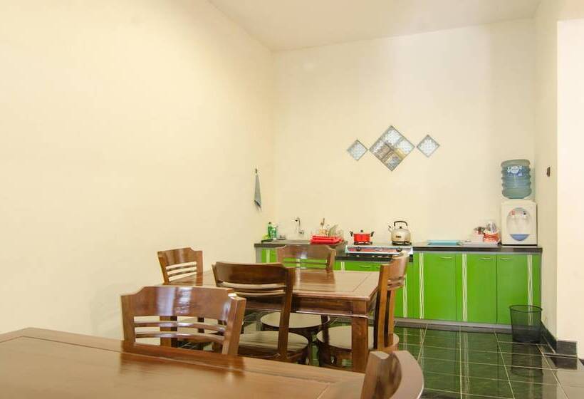 پانسیون Shakila Guest House