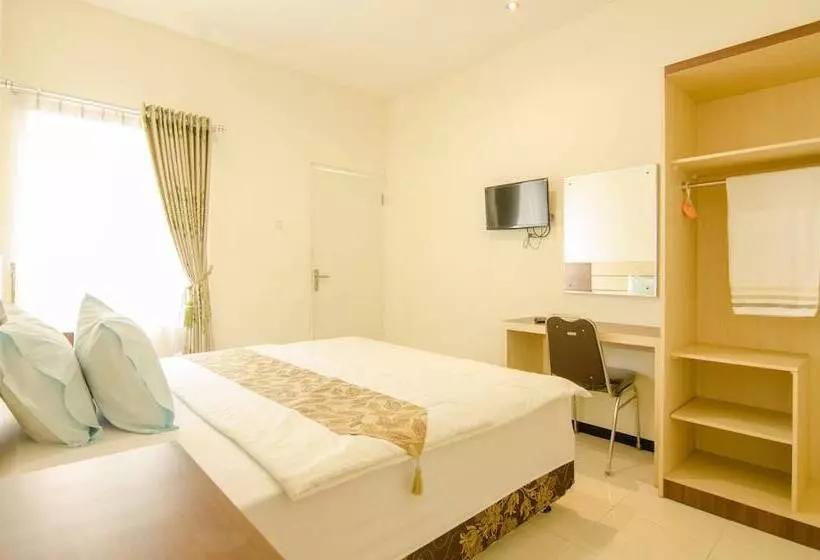 Pensió Shakila Guest House