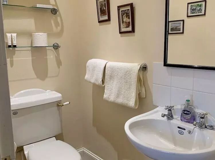 Aamiaismajoitus (B&B) The Pines Guesthouse