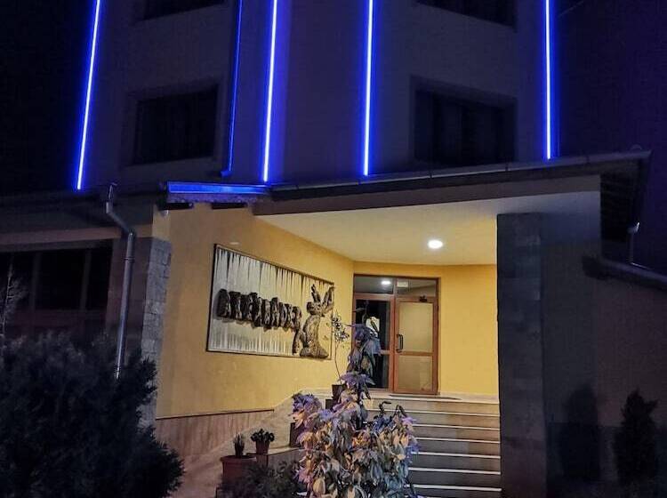 בית מלון כפרי Alexander