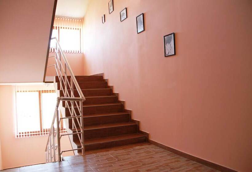 בית מלון כפרי Alexander