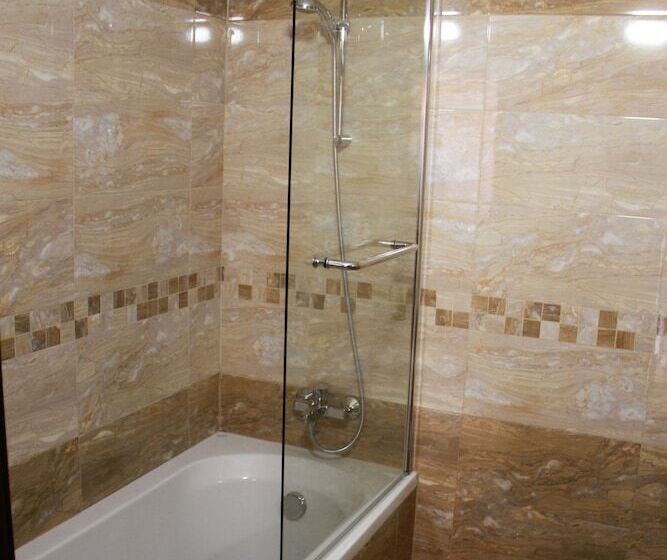 בית מלון כפרי Alexander