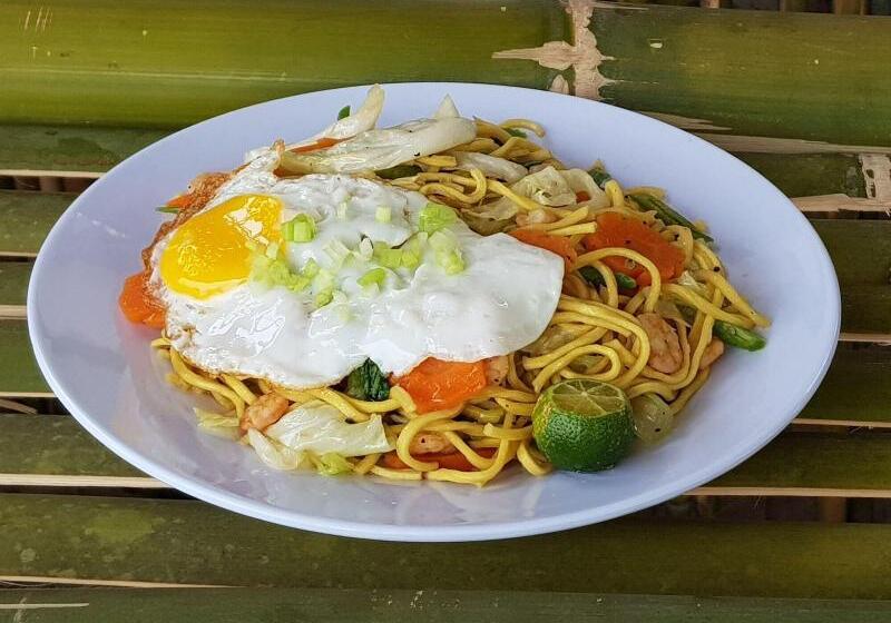 בית מלון כפרי Backpackers Island Beach Camp Adults Only