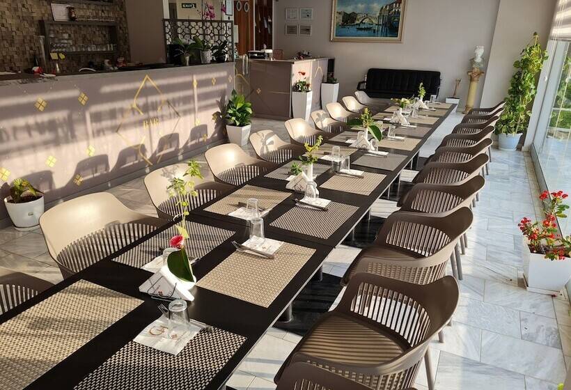 בית מלון כפרי Class