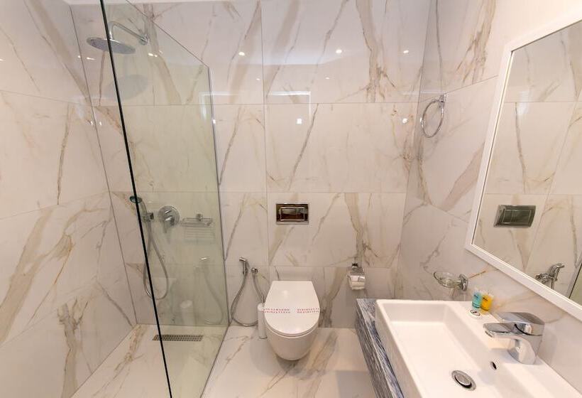 בית מלון כפרי Class