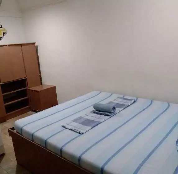 هتل Providence Travellers Inn & Spa