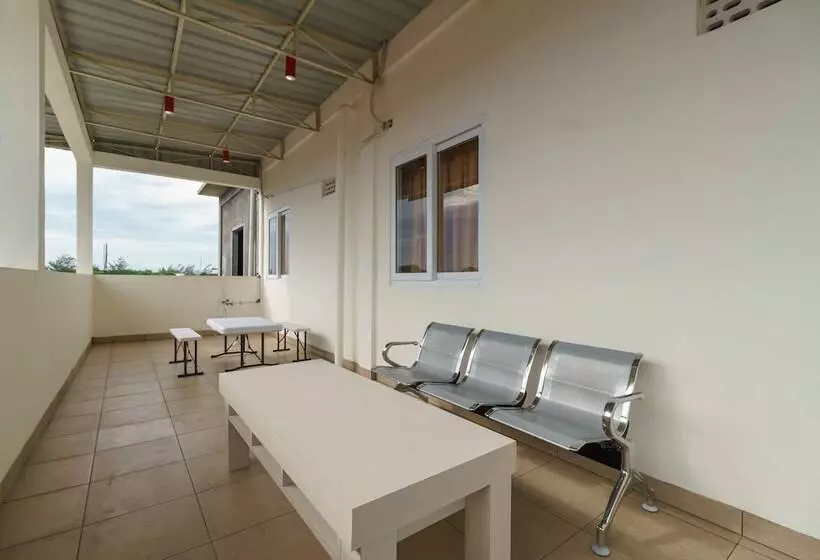 ホテル Reddoorz Syariah Near Universitas Serambi Mekkah