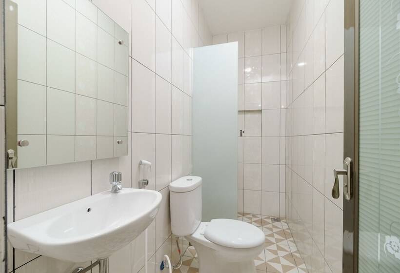 فندق Reddoorz Syariah Near Universitas Serambi Mekkah