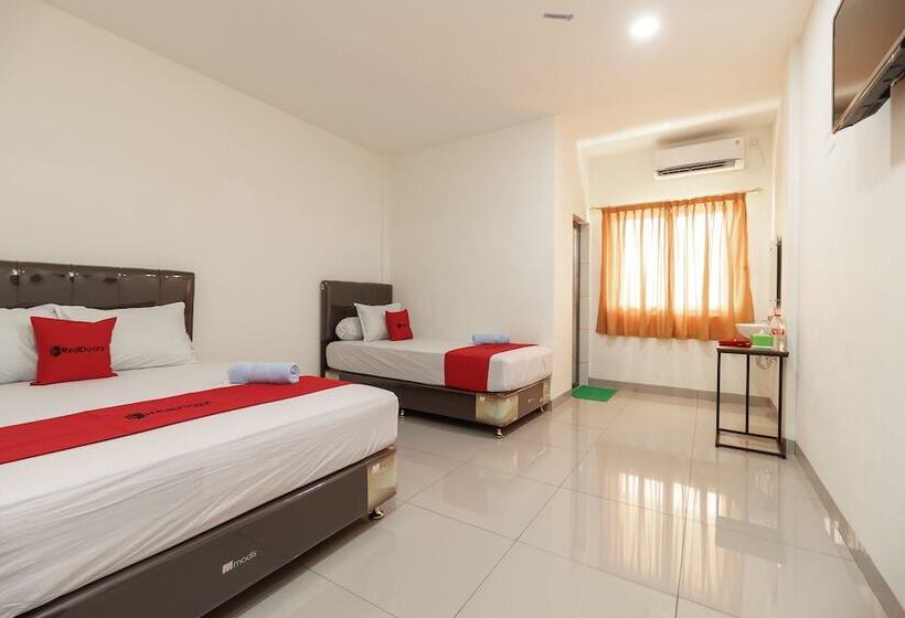 فندق Reddoorz Syariah Near Universitas Serambi Mekkah