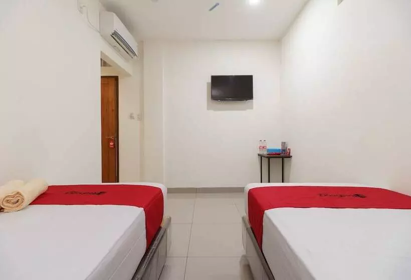 ホテル Reddoorz Syariah Near Universitas Serambi Mekkah