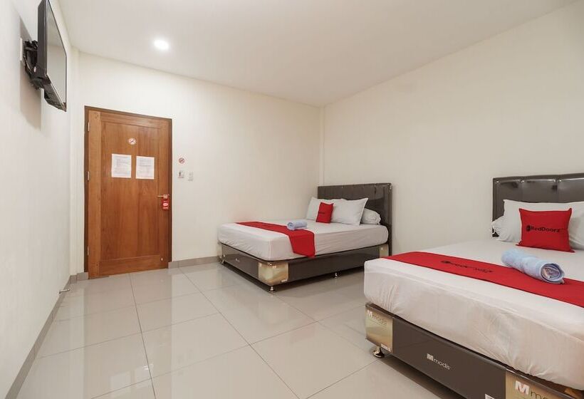 فندق Reddoorz Syariah Near Universitas Serambi Mekkah