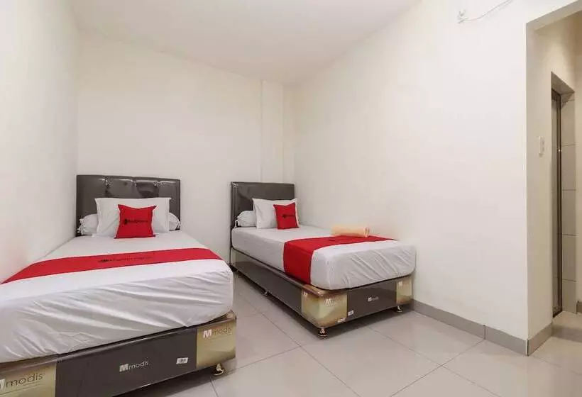 ホテル Reddoorz Syariah Near Universitas Serambi Mekkah