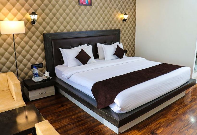 Отель Rivita The Red Flag