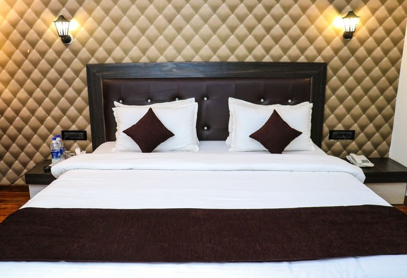 Отель Rivita The Red Flag