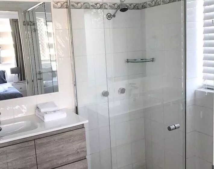 Oceania Beachside Holiday Apartments