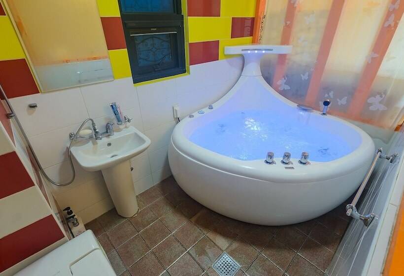 Tongyeong Honey Spa Pension