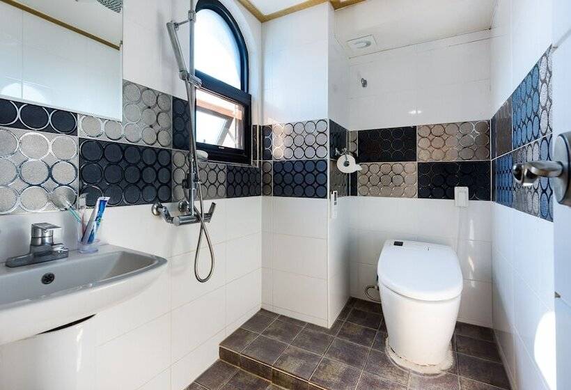 Tongyeong Honey Spa Pension