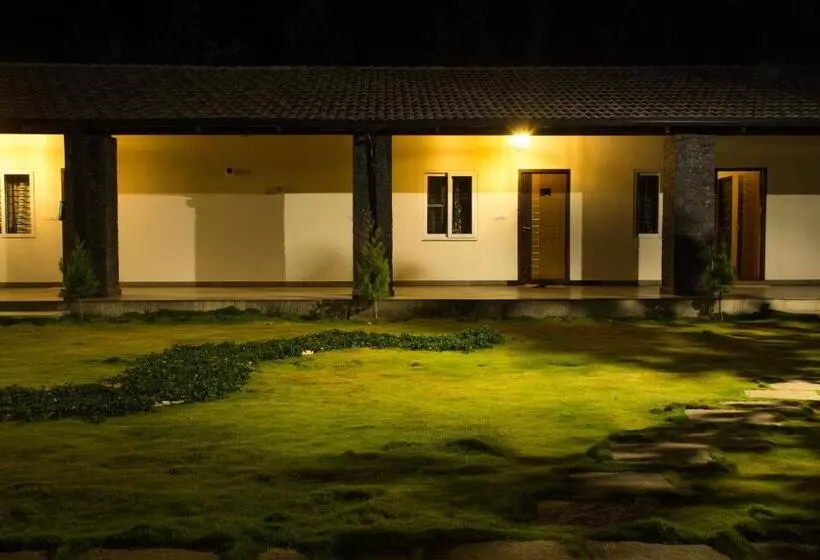 Queens Hotel  Yellow Lake Resorts &spa  Yercaud