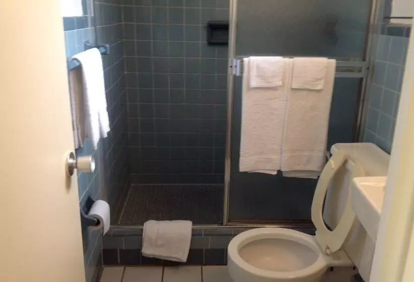 호텔 Economy Inn Okeechobee