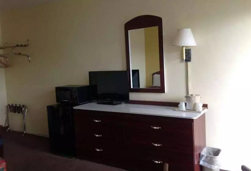 호텔 Economy Inn Okeechobee