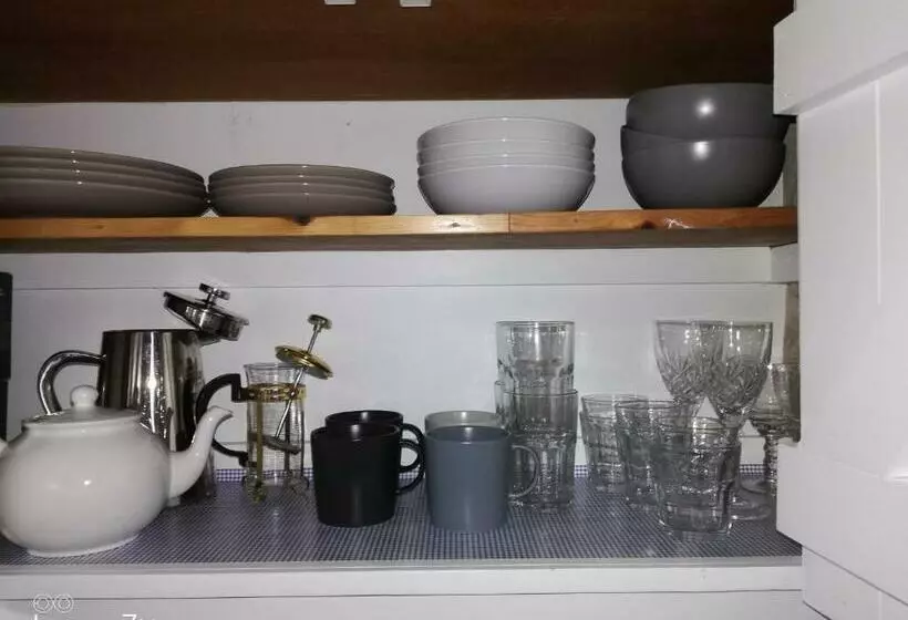 تختخواب و صبحانه The Old Art Studio   Sleeps Up To 4   Breakfast Available