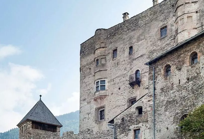 Hotelli Castel Pergine