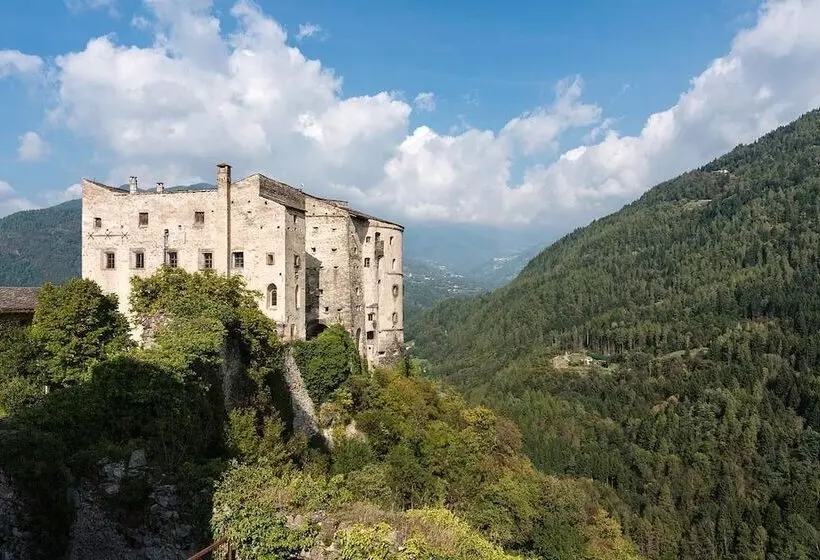 Hotelli Castel Pergine