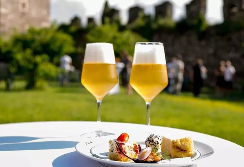 Hotelli Castel Pergine