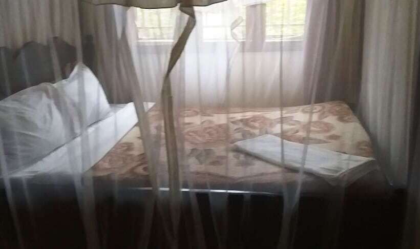 Palm Gardens Hotel   Masindi