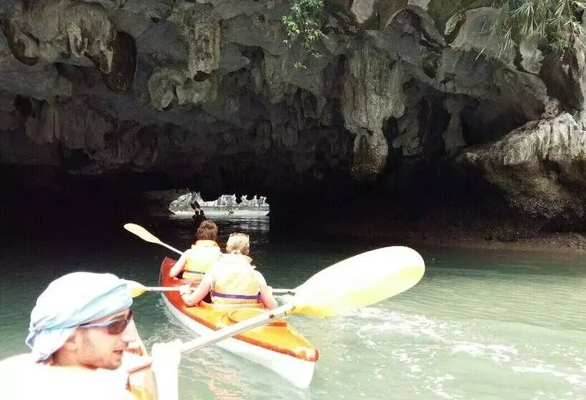 هتل Cat Ba White Pearl