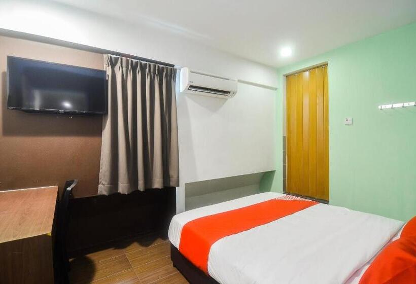 فندق Oyo 89465 Golden Lounge