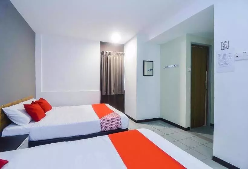 ホテル Oyo 89465 Golden Lounge