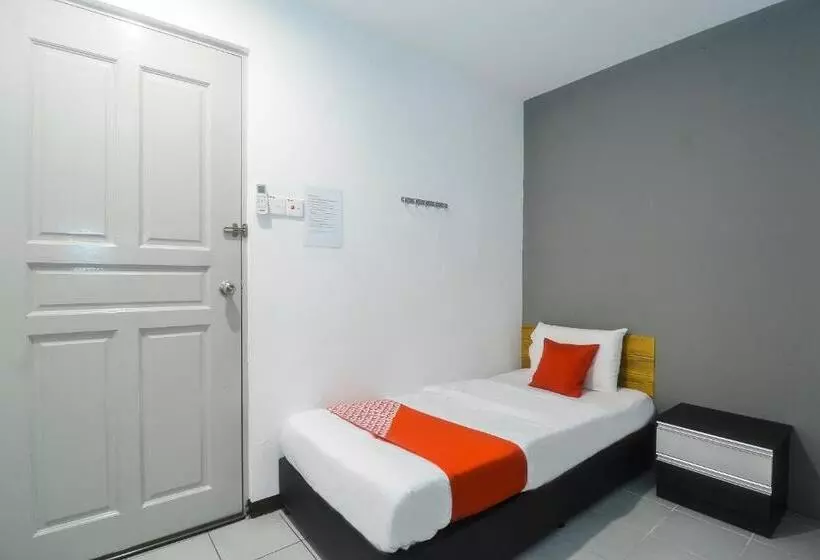 ホテル Oyo 89465 Golden Lounge