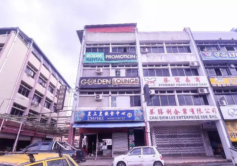 ホテル Oyo 89465 Golden Lounge