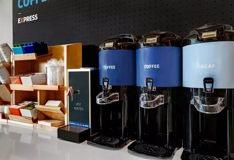 ホテル Holiday Inn Express & Suites   Milwaukee   Brookfield, An Ihg