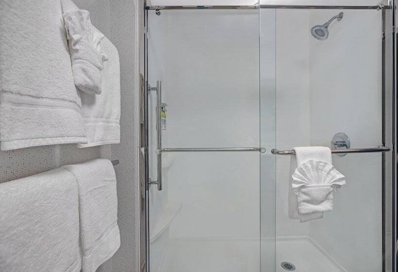 호텔 Holiday Inn Express & Suites   Milwaukee   Brookfield, An Ihg