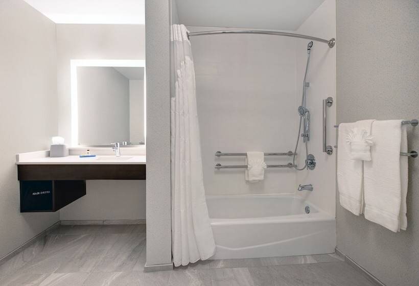 호텔 Holiday Inn Express & Suites   Milwaukee   Brookfield, An Ihg