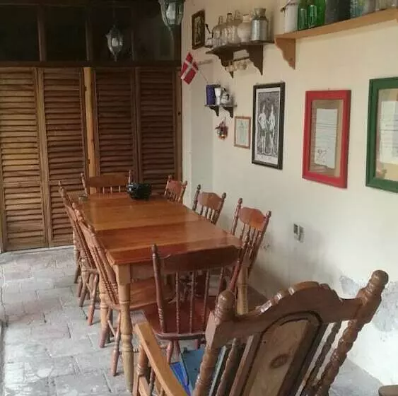 پانسیون Marquesote Hostel