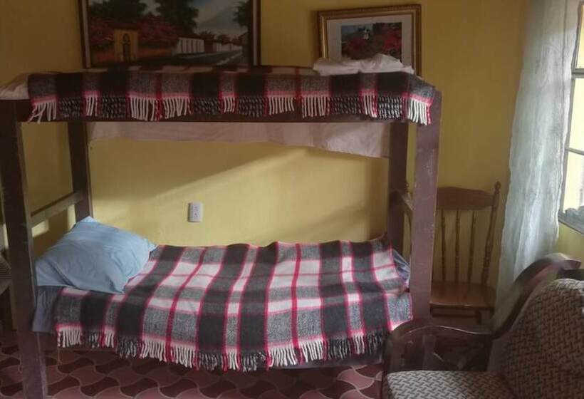 پانسیون Marquesote Hostel