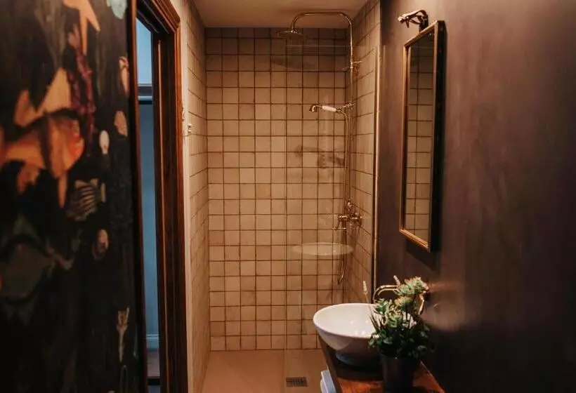 هتل 1930 Boutique