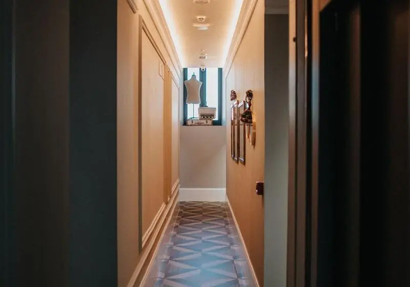 هتل 1930 Boutique