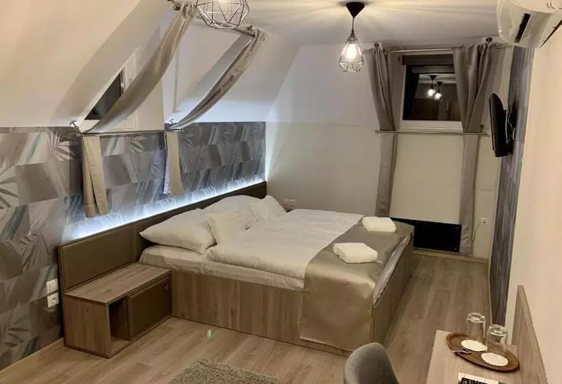 Aamiaismajoitus (B&B) Fogadó A Két Tölgyfához