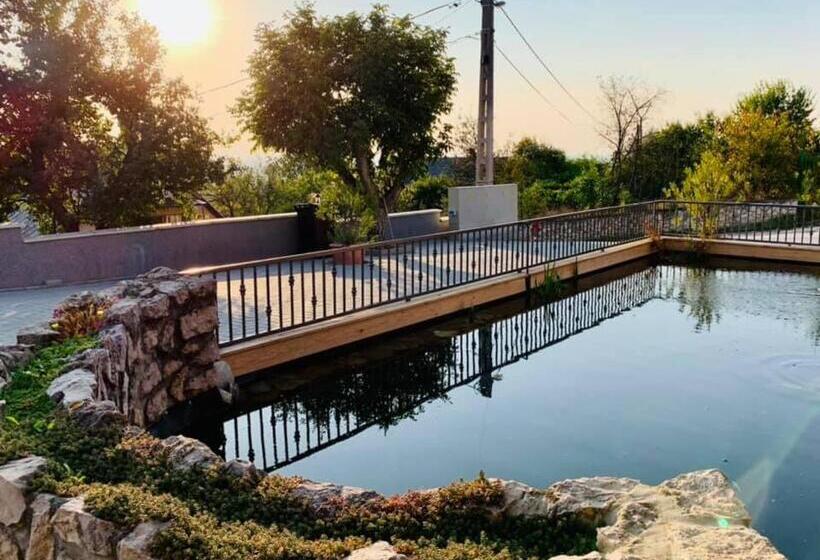 Bed and Breakfast Fogadó A Két Tölgyfához