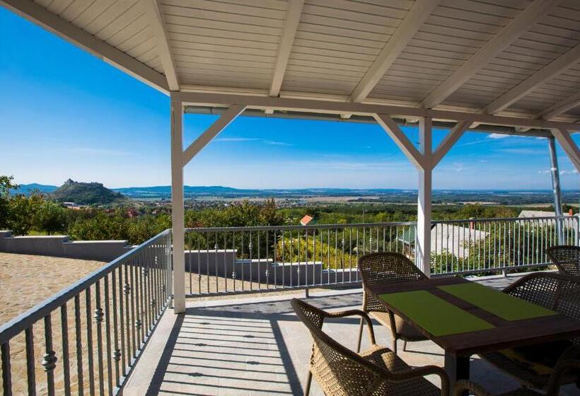 Bed and Breakfast Fogadó A Két Tölgyfához